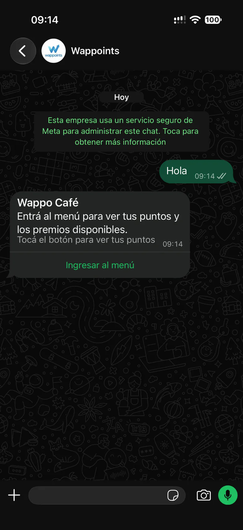 Chat de WhatsApp con Wappo Café: el cliente escribe «Hola» y el bot le contesta con un botón para entrar al menú y ver sus puntos.